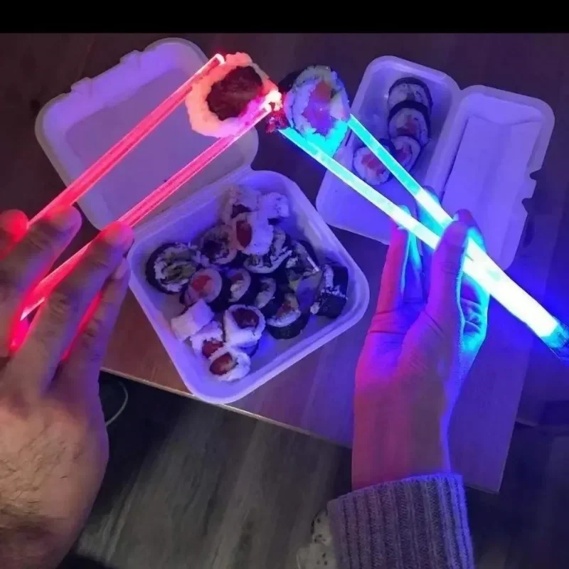 1 paio riutilizzabile StarWar tema LED spada laser bacchette cinesi luminose bacchette per sushi staccabili lavabili stoviglie da cucina