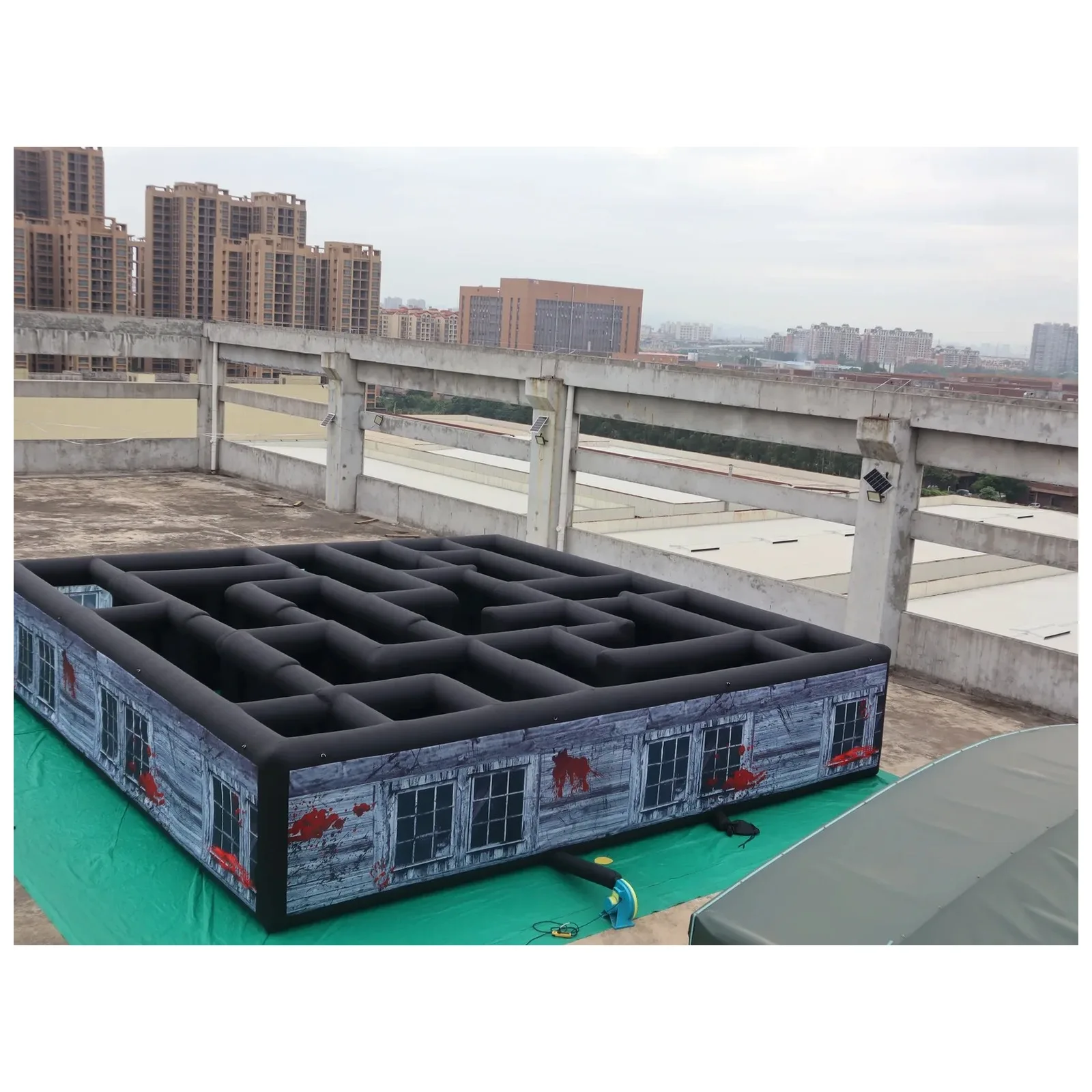 Outdoor Gray Blood Window Open Top Route Inflatable Maze 10X10m 33X33ft with Blower Commercial Rental Party Challenge Fun