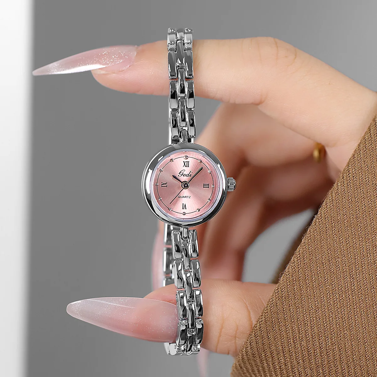Women's Watches Compact and Exquisite Student Bracelet High Beauty Waterproof Alloy Quartz Watch