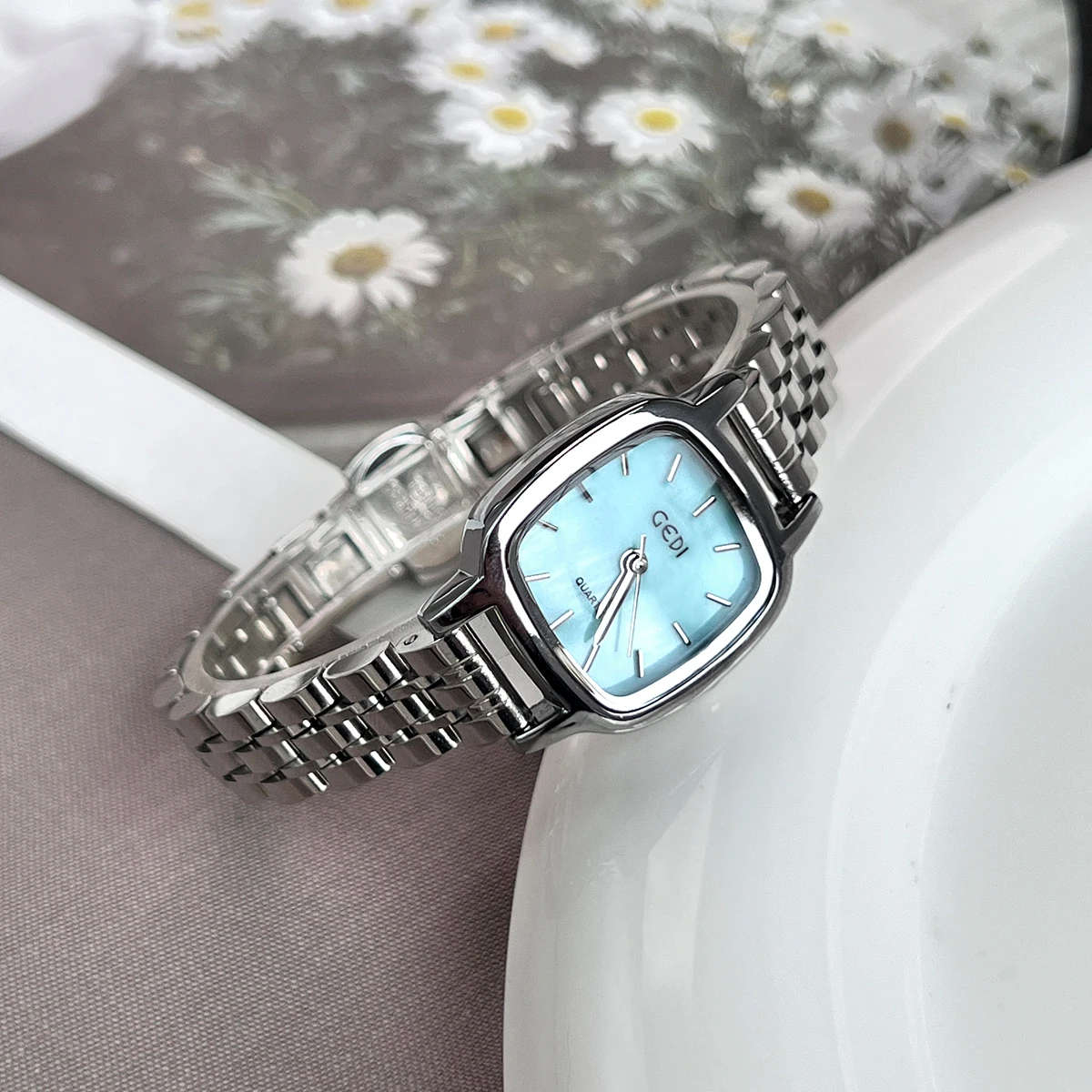 

New Women'S Watch 2026, Fashionable Small Square Watch, Luxurious And High-End Stainless Steel Band, Trendy Women'S Watch.