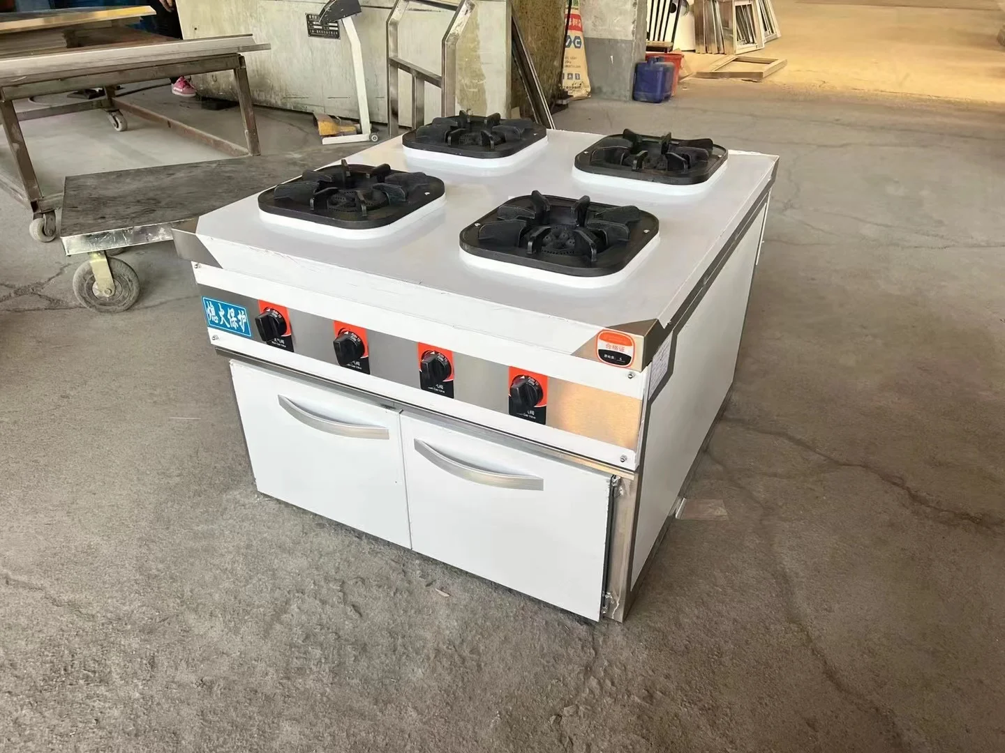 Gas Style 4-Burner Range  Commercial Kitchen Equipment Free Standing Stainless Steel Gas Cooking Stove