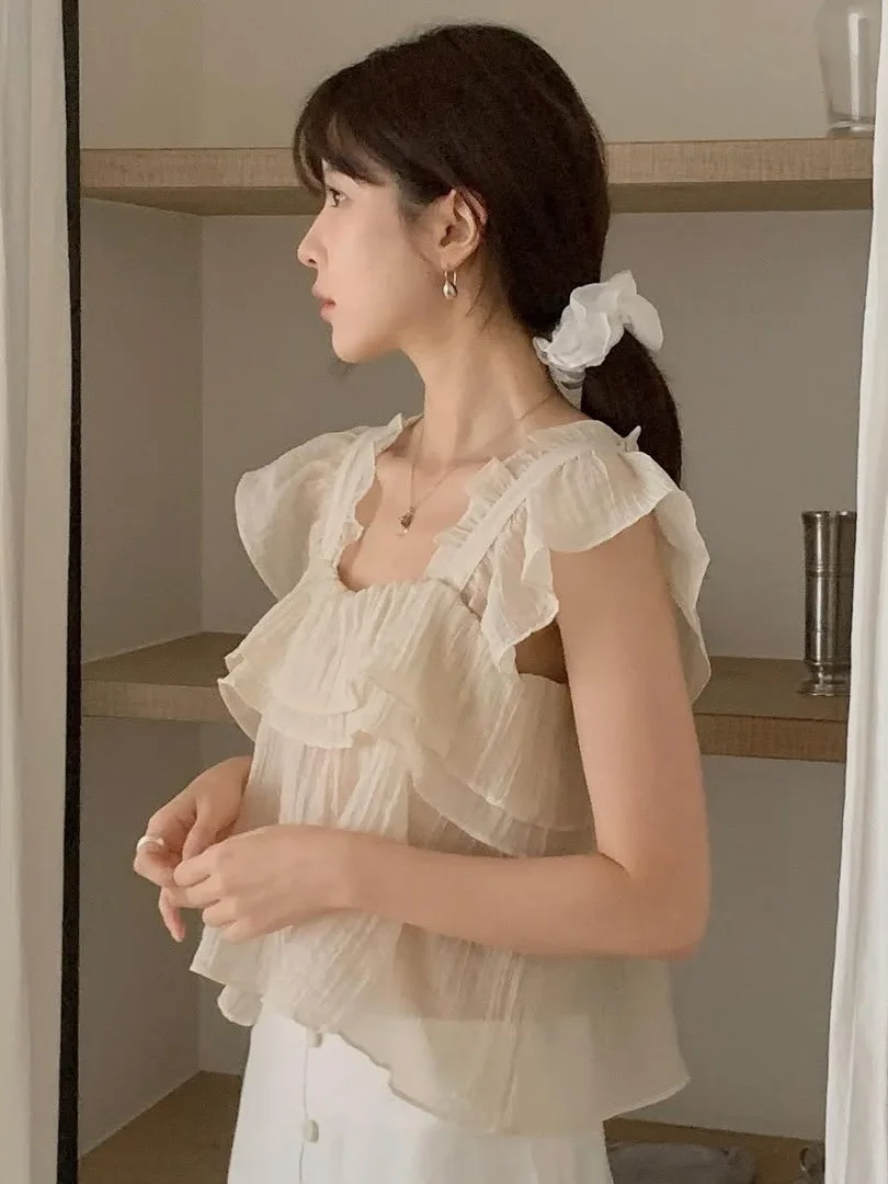 เสื้อผู้หญิงสไตล์เกาหลี ทรงหลวม คอเหลี่ยม แต่งลูกไม้หวานๆ แนวแฟรี่  ความยาวระดับเอว  สีสันสดใส เหมาะสำหรับใส่ไปทำงาน