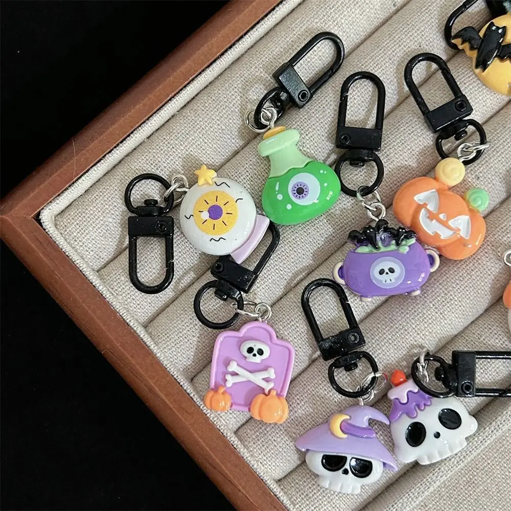 Lovely Skull Halloween Keychain Ghost Tomb Hallowmas Bat Keyring Cute Creative Pumpkin Pendant All Saints' Day