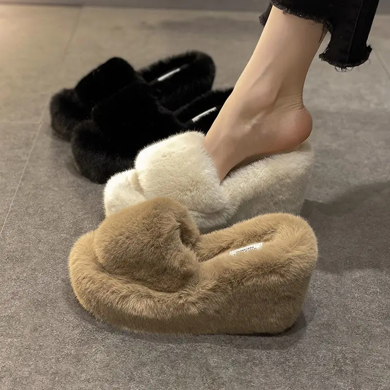 Random Style Slippers Women In Autumn ＆ Winter Outwear Slope Heel Heightened Thick Soft Slippers Shoes Anti Slip Fluffy Slippers