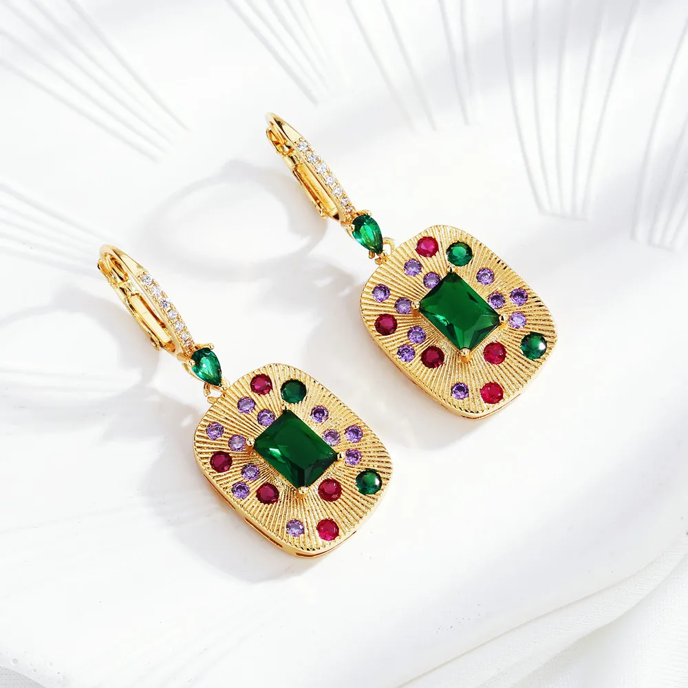 Foydjew Italian Retro Luxury Imitation Emerald Jewelry Sets Pendant Necklaces Dangle Earrings Rings Women\'s Banquet Accessories