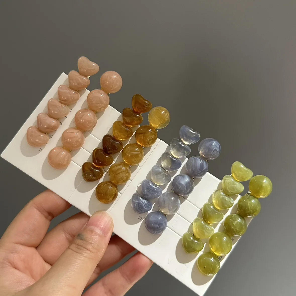 

Заколка для волос в форме сердца, окрашенная градиентом, с изысканной привлекательностью. Полупрозрачная заколка в виде утконоса с эффектом желе. Милые аксессуары для волос для девочек.