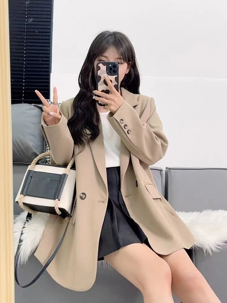 

Женский повседневный свободный однотонный корейский пиджак на весну и осень 2025 года, уникальный нишевый пиджак средней длины с разрезом сзади, бестселлер