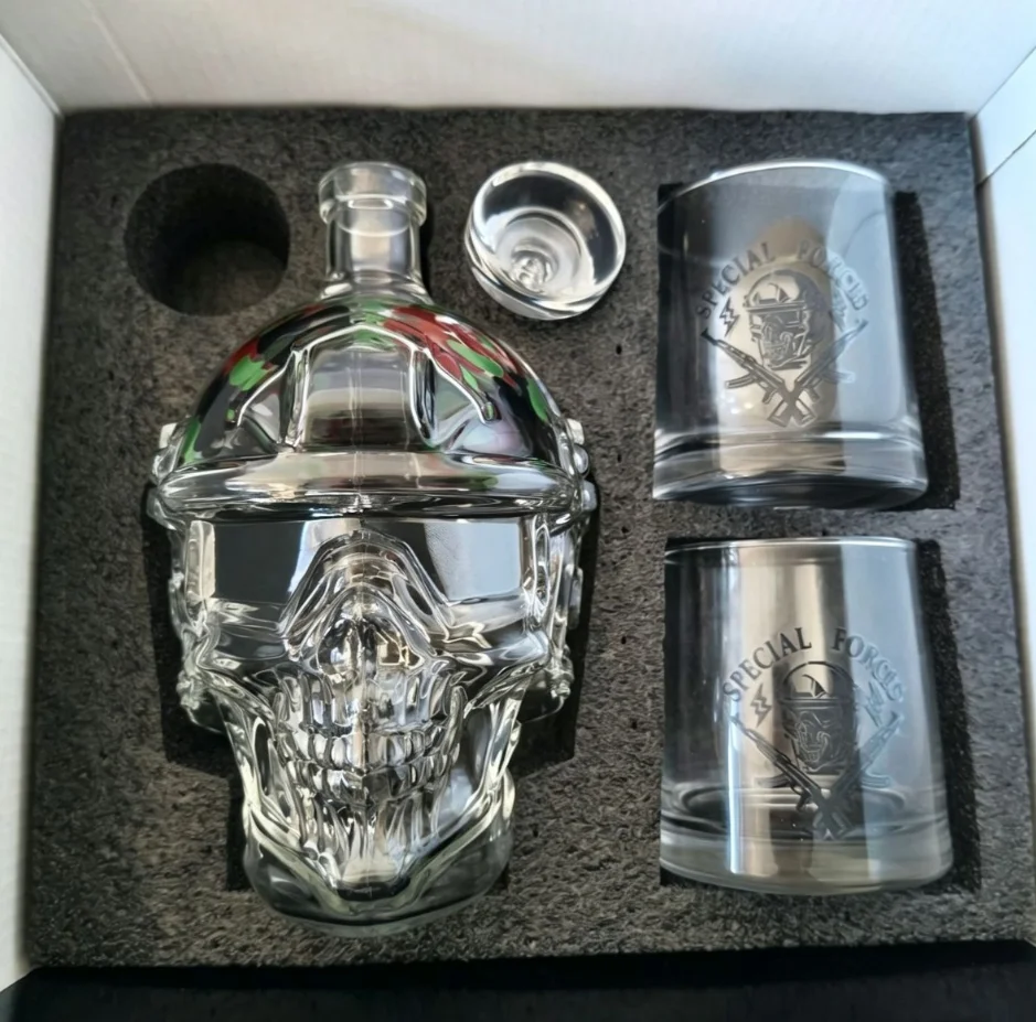 Skull Helmet Shaped Glass Decanter Set, Hand Blown Liquor Bottle with 2 Whiskey Glasses, Decorative Barware for Home Bar & Gift