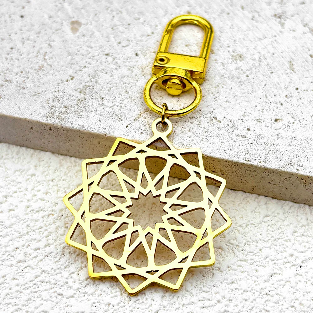 New Arrival Vintage Hollow Flower Core Keychain Stainless Steel Personalized Pattern Key Ring Versatile Fashion Accessory