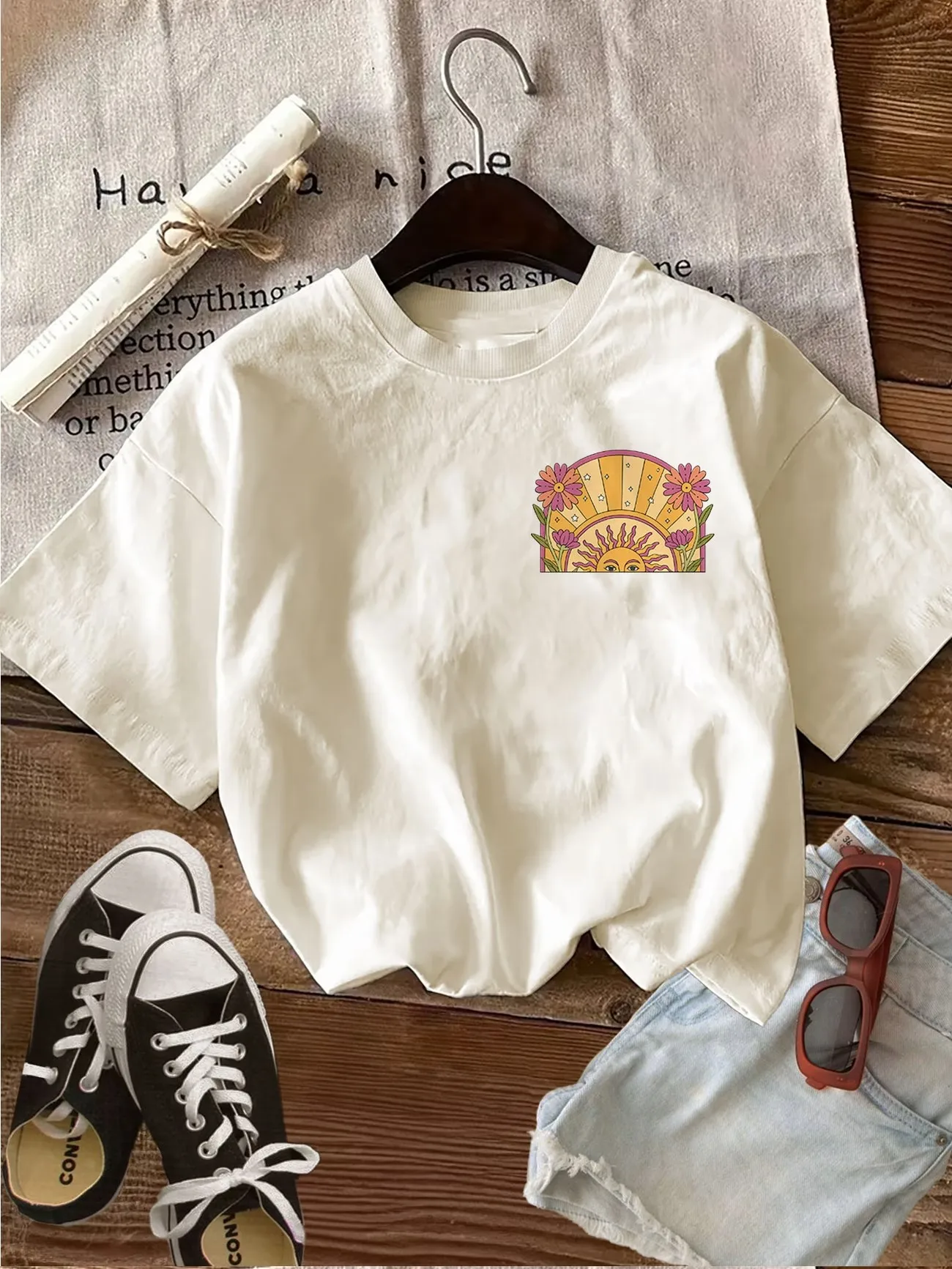 Here Comes The Sun with Flower  Women's Retro Print T-Shirt Casual Crew Neck Short Sleeve Top Tee Shirt