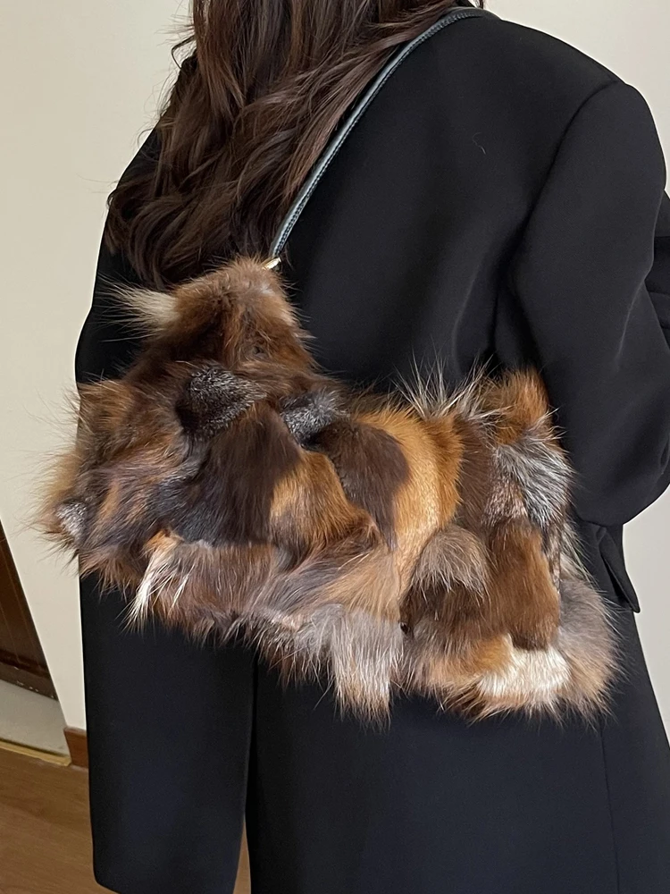 

Пушистая женская сумка в стиле ретро, новинка 2025 года, модная мягкая сумка на плечо под мышками, роскошная сумка Sensation с одним ремешком на молнии, квадратная S...