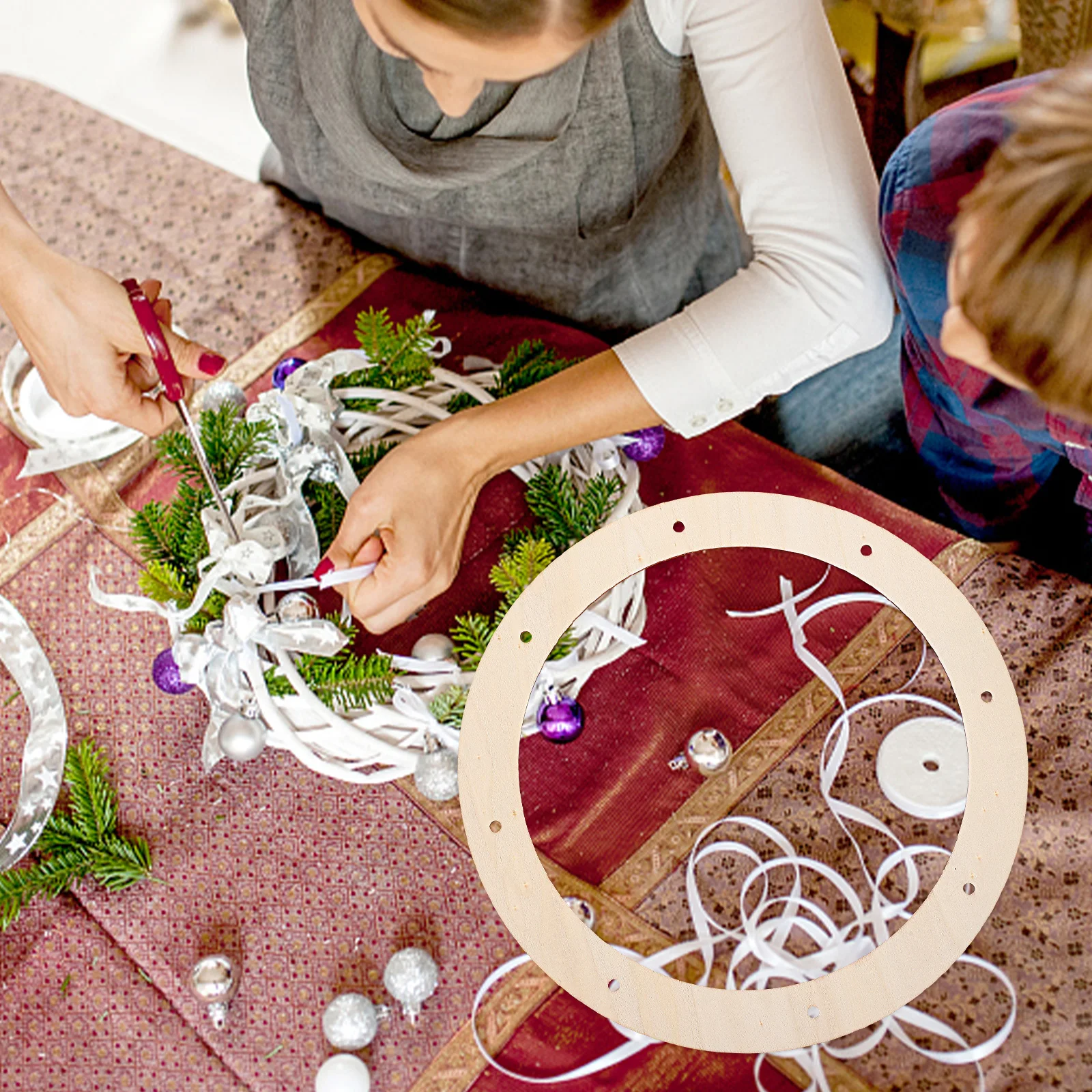 

NAMOARLY 6pcs Wreath Frame Wedding Decor Round Wire Hoops for Christmas Craft Wood Making Tool