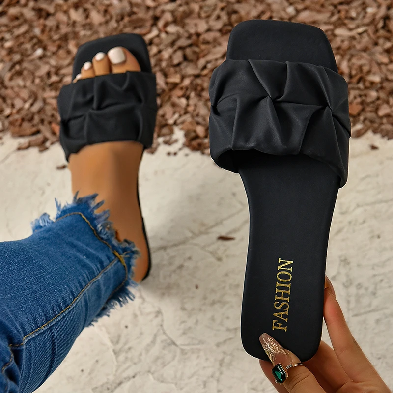 

2025 New Summer Slippers For Women Outdoor Casual Flat Fashion Women's Slippers Soft Pleated Design Comfort Sandals Flip Flops