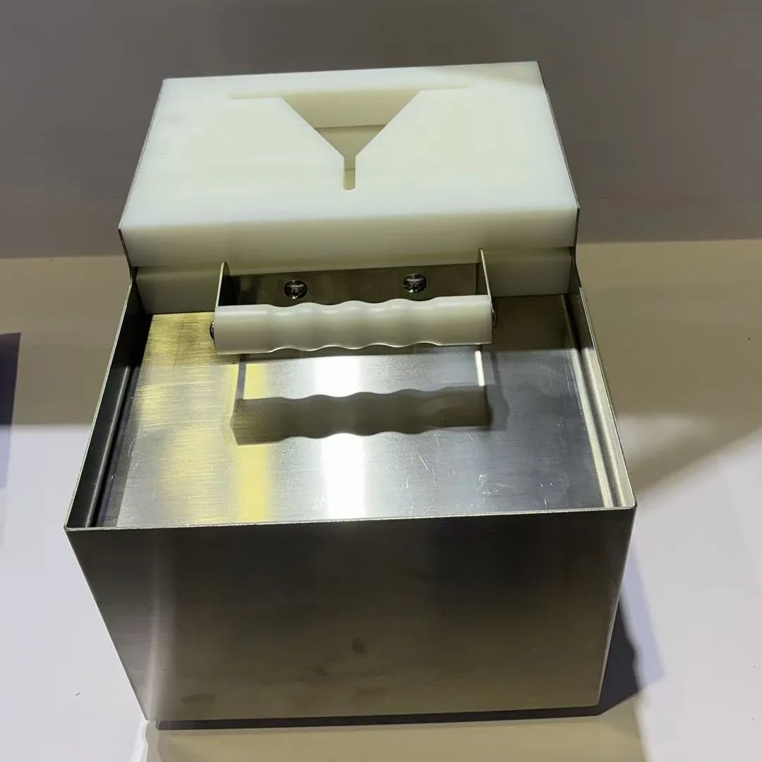 Família pequena bola de arroz triangular máquina de embalagem semiautomática bola de arroz antiga enfardadeira