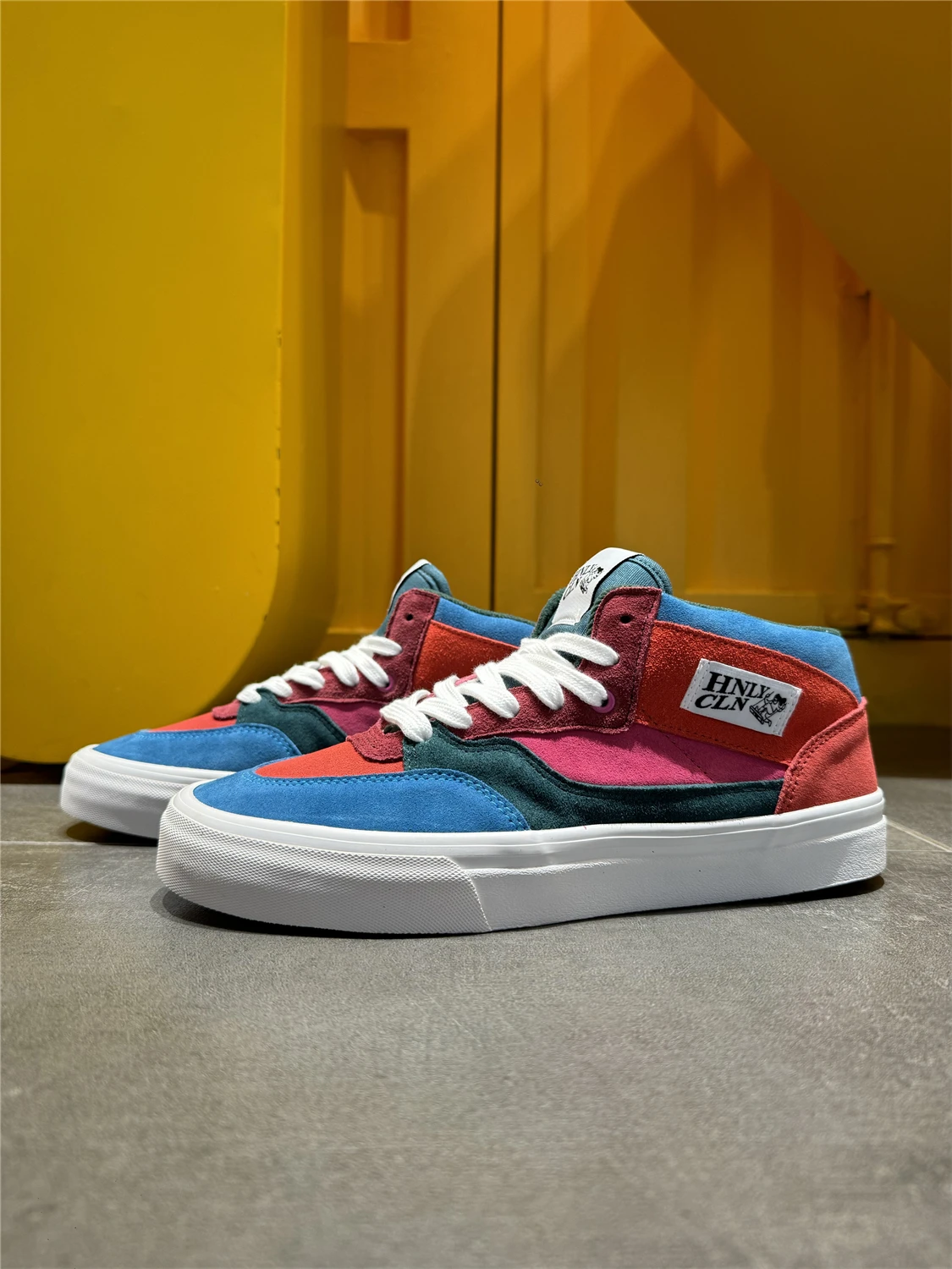 Zapatillas Casuales de Media Caña OTW Half Cab para Artistas Colaborativos PARRA, de Gamuza con Bloques de Color, Estilo Urba...