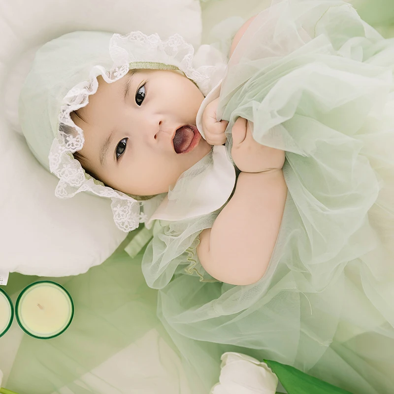 Sweet Baby Dress Lace Hat+Mesh Skirt 2pcs/Set Mesh Bow Artificial Tulips Photo Decoration Bear Pillow 100 Days Baby Shoot Props