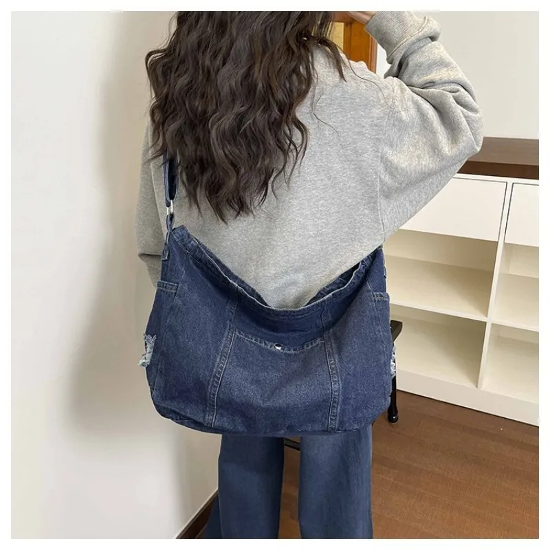 

Women's Retro Washed Tote Bag with Front Pocket & Leather Tag, Casual Style for Daily Errands, School Commute & Weekend Outings