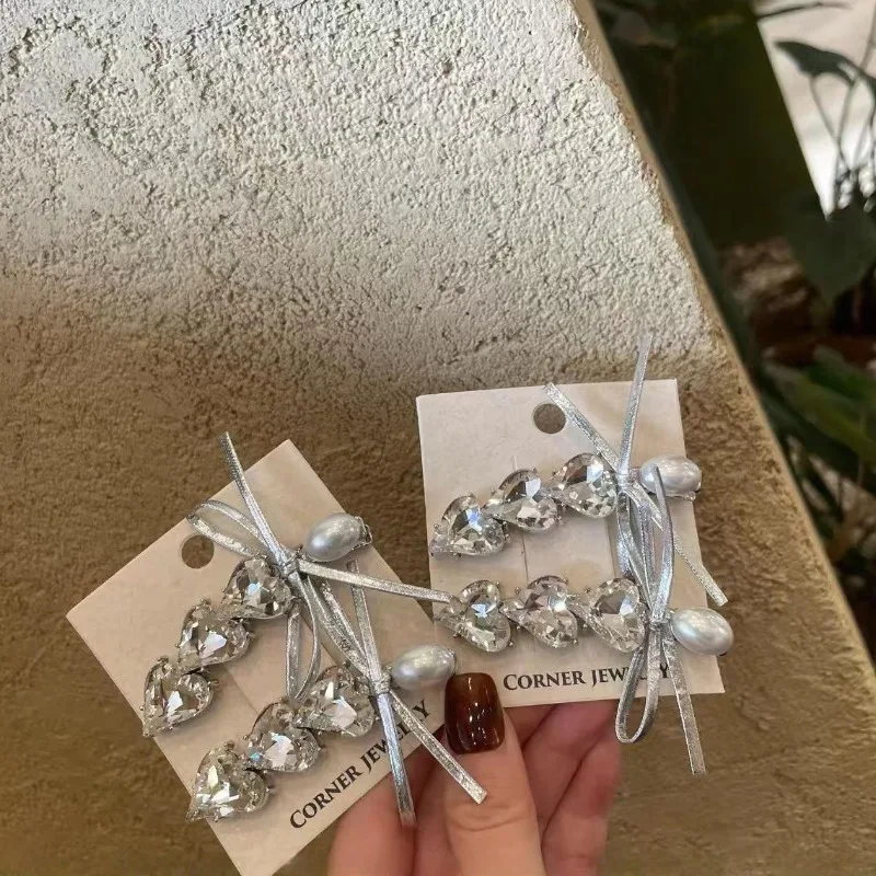 

Hair Clip Duck Bill Premium Crystal Heart Silver Tone Bow Side Fringe Holder Non Slip Lightweight Versatile for Women Daily Wear