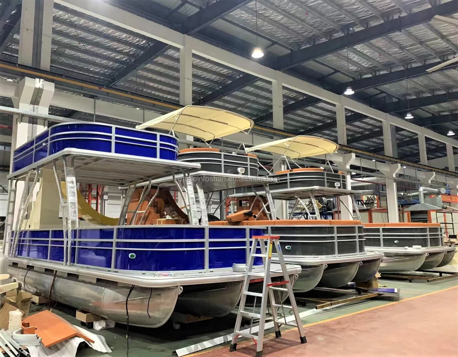 หรูหราความปลอดภัยกันสาดอลูมิเนียม Pontoon เรือ Catamaran Yacht สําหรับตกปลาและความบันเทิง