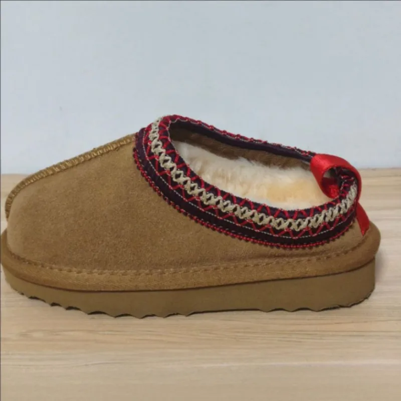 รองเท้าเด็กฤดูหนาว 2026 รุ่นใหม่ รองเท้าบูทหิมะเด็กบุขนหนานุ่ม กันลื่น รองเท้าเด็กหุ้มข้อสั้น รองเท้าผ้าฝ้ายสำหรับหิมะ ไซส์ 21-35