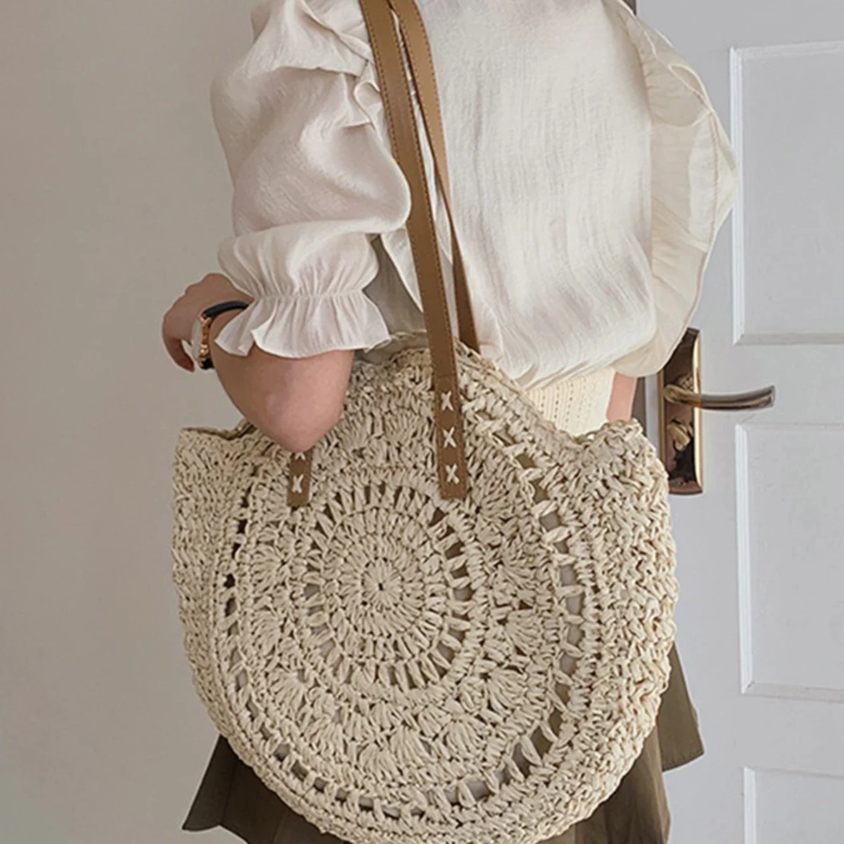 

Hollow Out Straw Bag Summer Round Bags for Women Rattan Shoulder Bag Girls Handmade Woven Beach Handbags Female Large Sandbeach