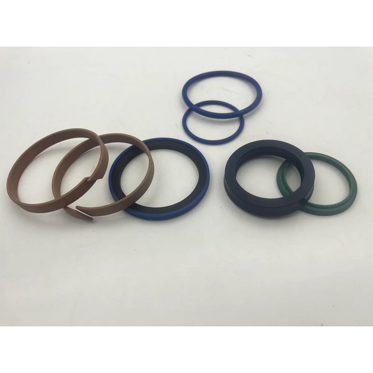 

Комплект уплотнений для гидравлических цилиндров J-C-B (номера 991-10151P, 991-10152, 991-10152P, 991-20021, 991-00100)