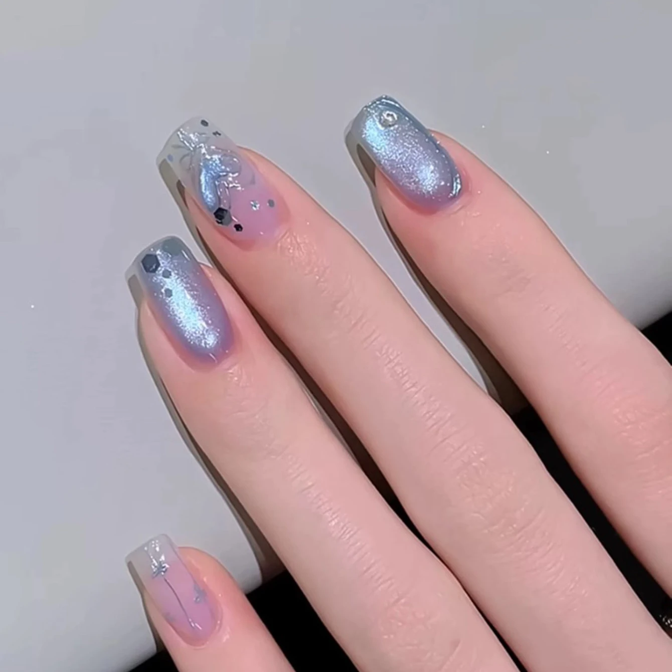 1/8個入り サマージェルポリッシュ 2025年新作 シーアイランド フロストガラスビーズ＆ブルーティアスパークル配合 - ホワイトニングネイル用品