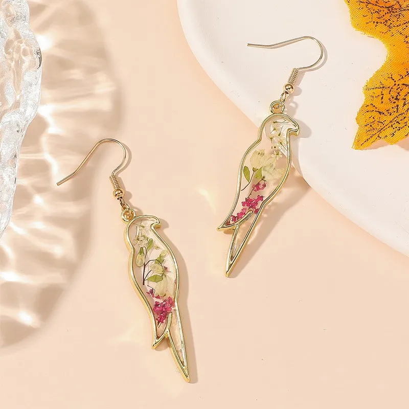 Unique Small Bird Series Pressed Flowers Earrings Creative Epoxy Resin Natural Flower Earring Butterfly Jewelry Custom Packaging