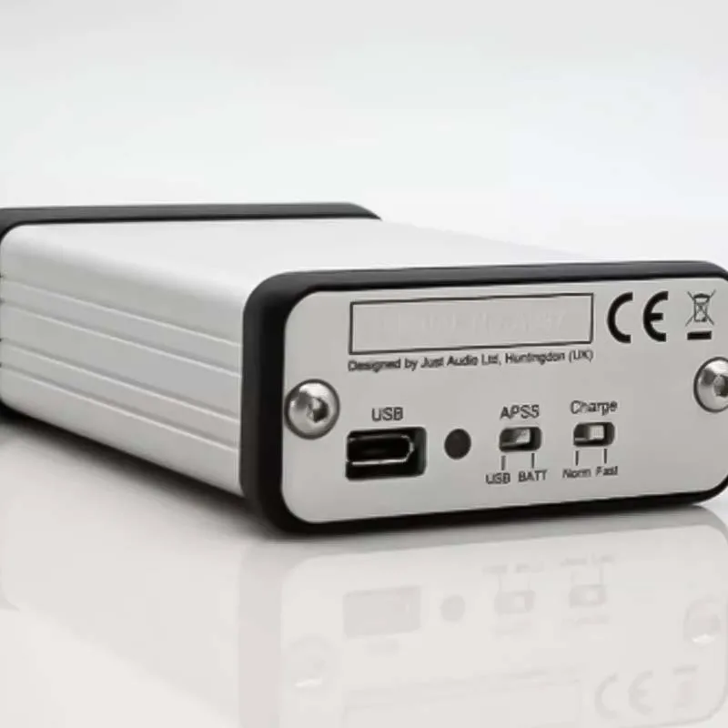 JUST AUDIO UHA-120DS headphone amplifier and decoder all-in-one machine is full of thrust and the vocals are warm and beautiful