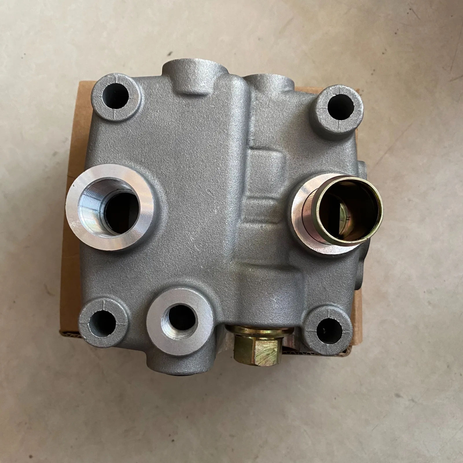 

FIT FOR HINO 700 PROFIA TRUCK E13C ENGINE AIR COMPRESSOR HEAD