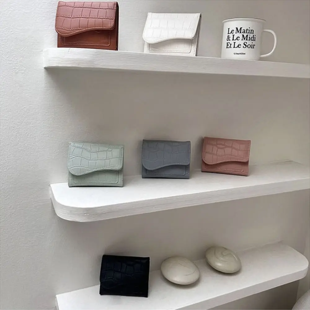 กระเป๋าสตางค์แฟชั่นขนาดเล็กสำหรับผู้หญิง สีพื้น น้ำหนักเบา ใส่บัตรได้ ทำจากหนัง PU กระเป๋าใส่เหรียญสำหรับนักเรียน