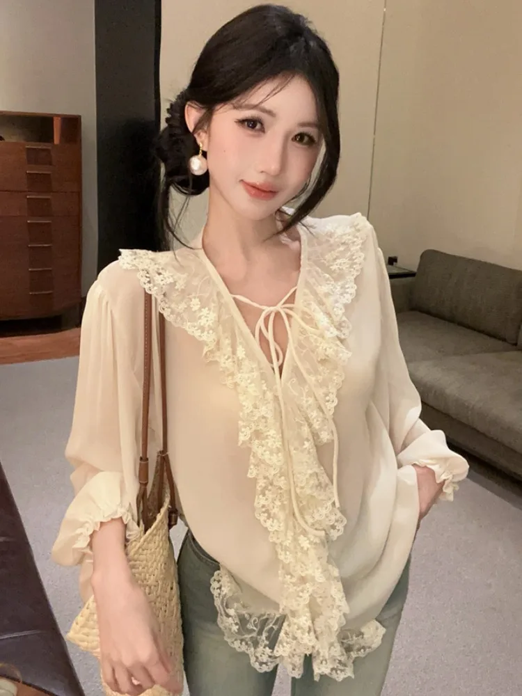 

French Style Loose Fit Long Sleeve V-Neck Lace Trim Patchwork Sun Protection Shirt Women's Summer New City Walk Top