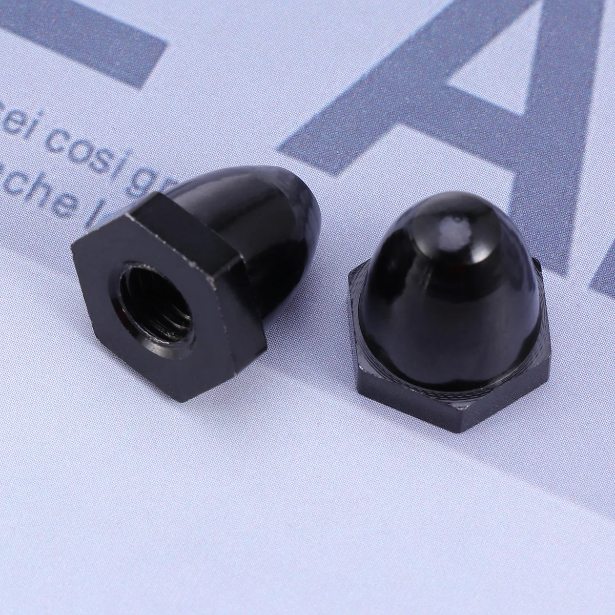 

4pcs Alloy Propeller Nut Caps Cw Red Black For Phantom 2 Vision 2212 920Kv Motor -Ptm07 V1 Compatible Prop Nut Kit