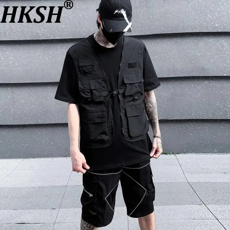 

HKSH Новая летняя мужская футболка в стиле сафари с множеством карманов, свободного кроя, с круглым воротом, имитация двухслойности, трендовая модель HK22381