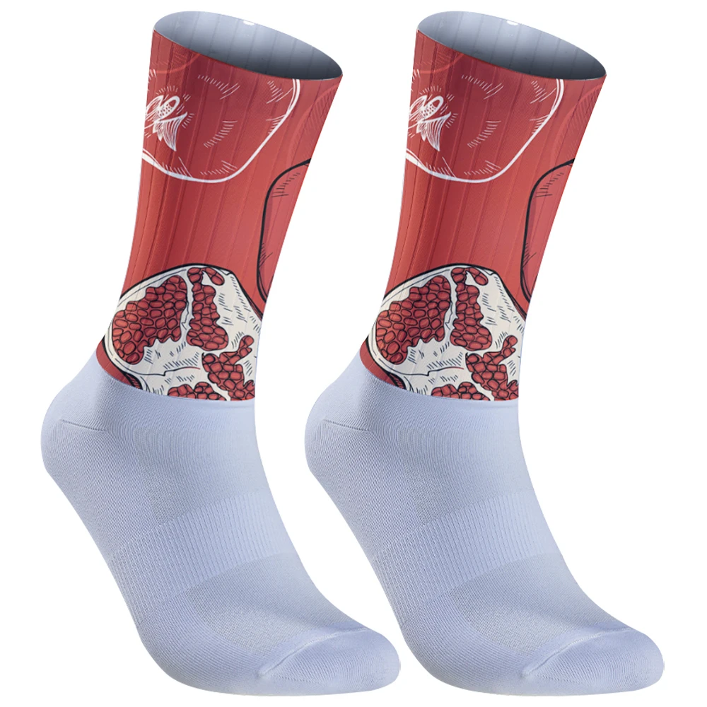 

Новые профессиональные спортивные велосипедные носки, которые подходят к ногам, впитывают пот и сухую, сопровождают вы свободно галоп.