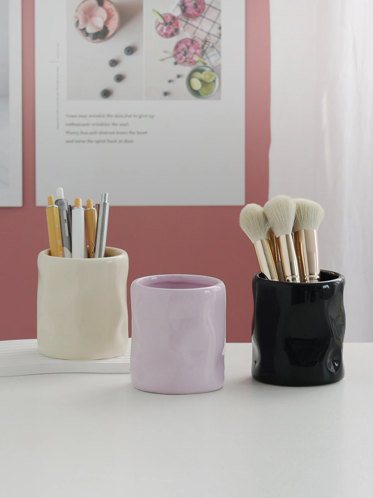 

Creative Cerc eup Bru Storage Cylinder High-End Feeling Eyebrow Pencil Comb Storage Buet Desktop Pen Holder Cry ...