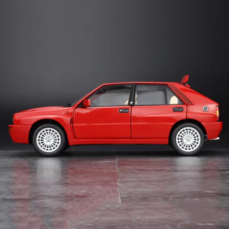 كيوشو 1:18 نموذج سيارة Lancia Delta HF EVO-2 مصنوع من خليط معدني أبيض