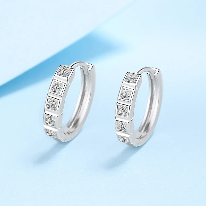 

Superior Texture Square Diamond Small Delicate Ear Clip For Women 0.4ct Each Moissanite PT950 Platinum | Light luxury texture