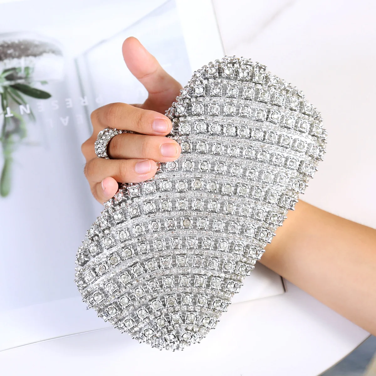 Rhinestone covering surface exquisite ladies party clutch bag silver color circular ring evening bags