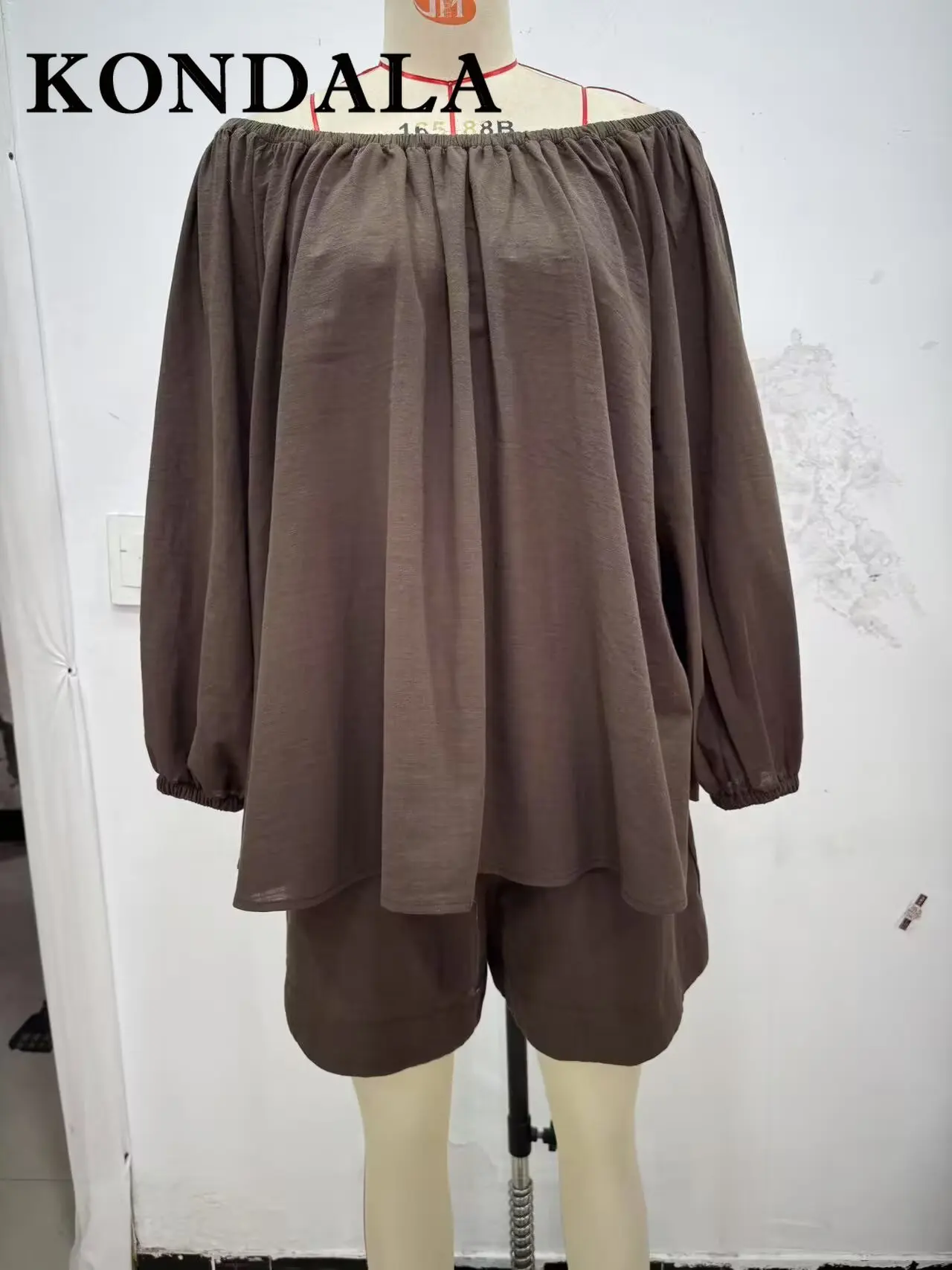 KONDALA Vintage Chic Setelan Wanita Cokelat Bergaya Lipit Longgar Atasan Seksi Tanpa Lengan + Celana Pendek Mini Berikat Tali Fashion 2025 Kasual Setelan Wanita
