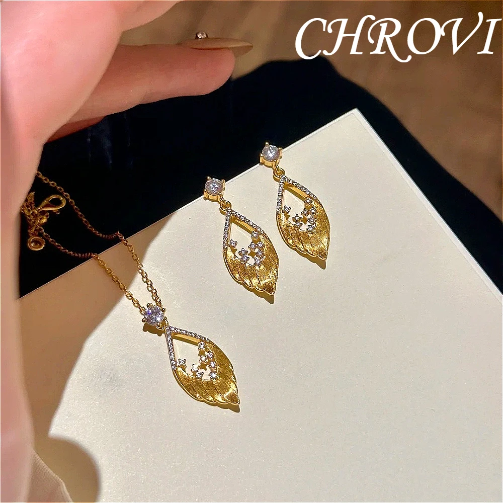Exquisite Halskette mit einem Vintage-Gold-Federanhänger aus 925er Sterlingsilber, hochwertige Ohrringe mit Flügel- und Diamantverzierung, Anhänger für Damen. – Detail 19