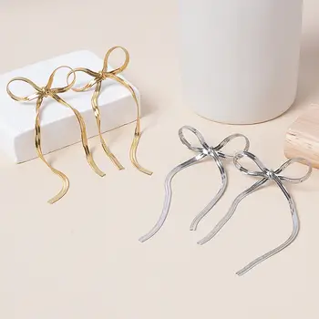 8 best sales Boucles d'oreilles à pompon doré - №2