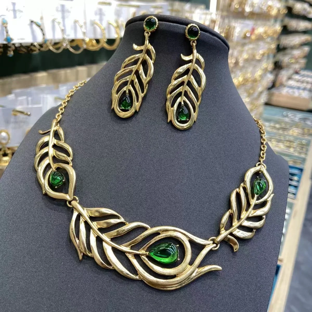

Vintage Emerald Peacock Feathers Necklace Earring Fashion Unique Woman Jewelry Dress Banquet Accessories High-Quality New