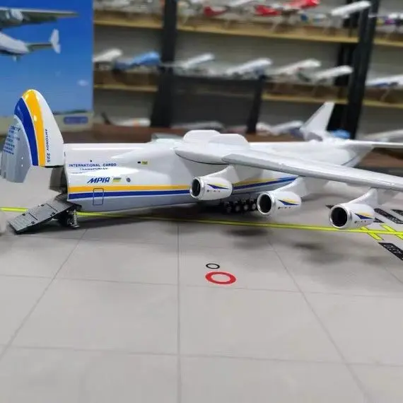

Модель транспортного самолета Ан-225 Мрия (Украина), 44 см, масштаб 1:200, сборная, для самостоятельной сборки, имитация военного самолета, настольное украшение