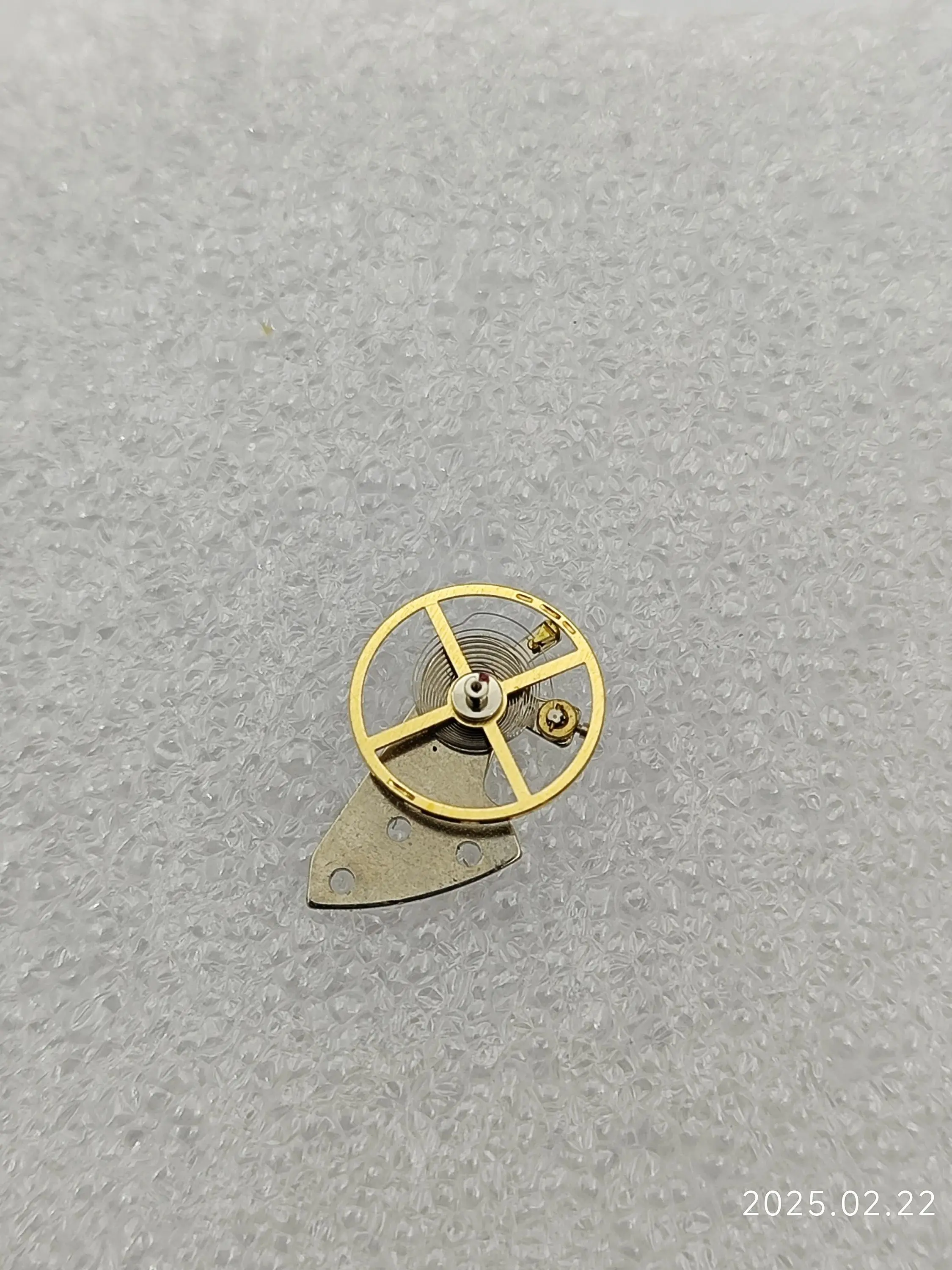 Watch accessories, domestic pearl 2813 full swing assembly, one set of 8205 movement with swing clamp plate  balance wheel assem