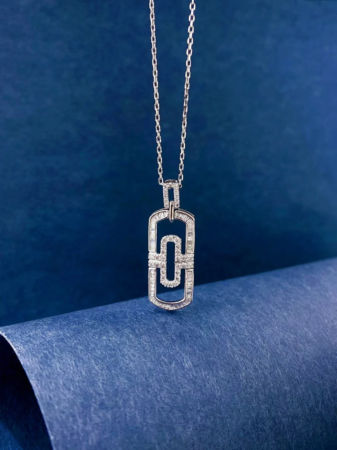 18K gold natural diamond ladder square diamond necklace paper clip fashion pendant Valentine's Day gift spot factory wholesale