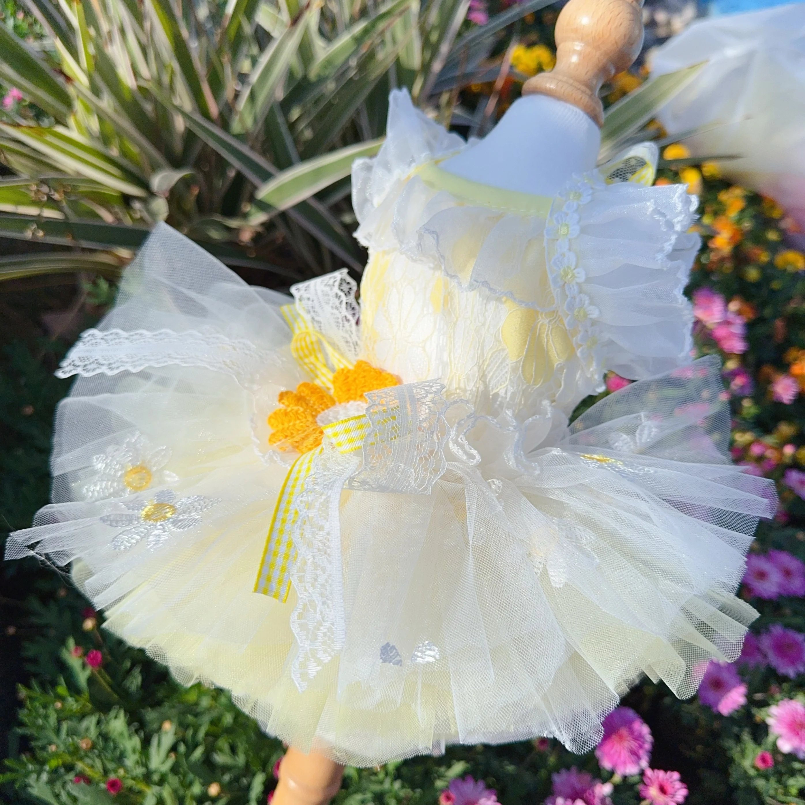 Letnie żółte kwiaty stokrotek – Soft Summer Yellow Clothing recenzja i cena