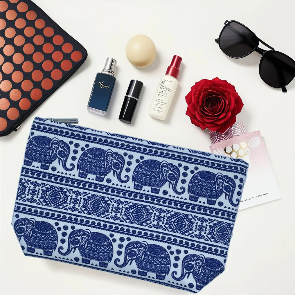 Borsa cosmetica vibrante con stampa di elefanti bohémien, borsa da toilette da viaggio portatile da donna, Organizer da toilette blu e bianco con