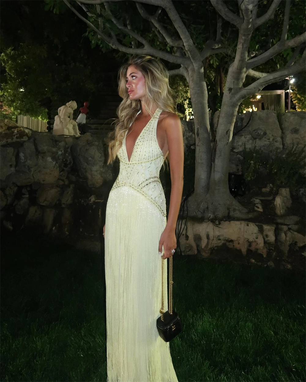 

Customized Classic Yellow Tassel Evening Dress Classic Halter Sleeveless Celebrity Gowns Sexy Straight Sweep Train Party Dresses