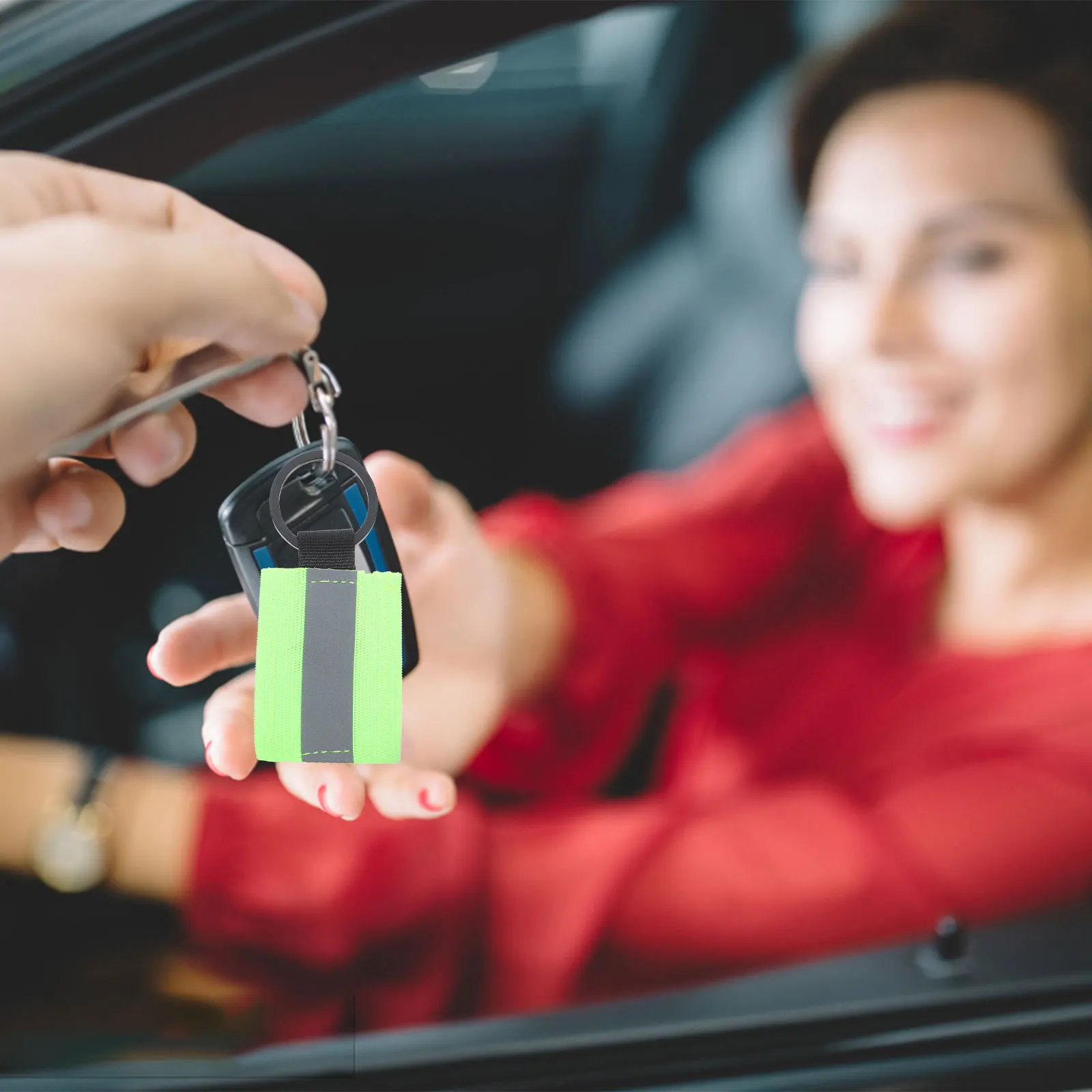 

10pcs Reflective Keychain Tags Double-Sided Safety Pendant For Backpack Accessories Car Keyring Night Out Sports Gear